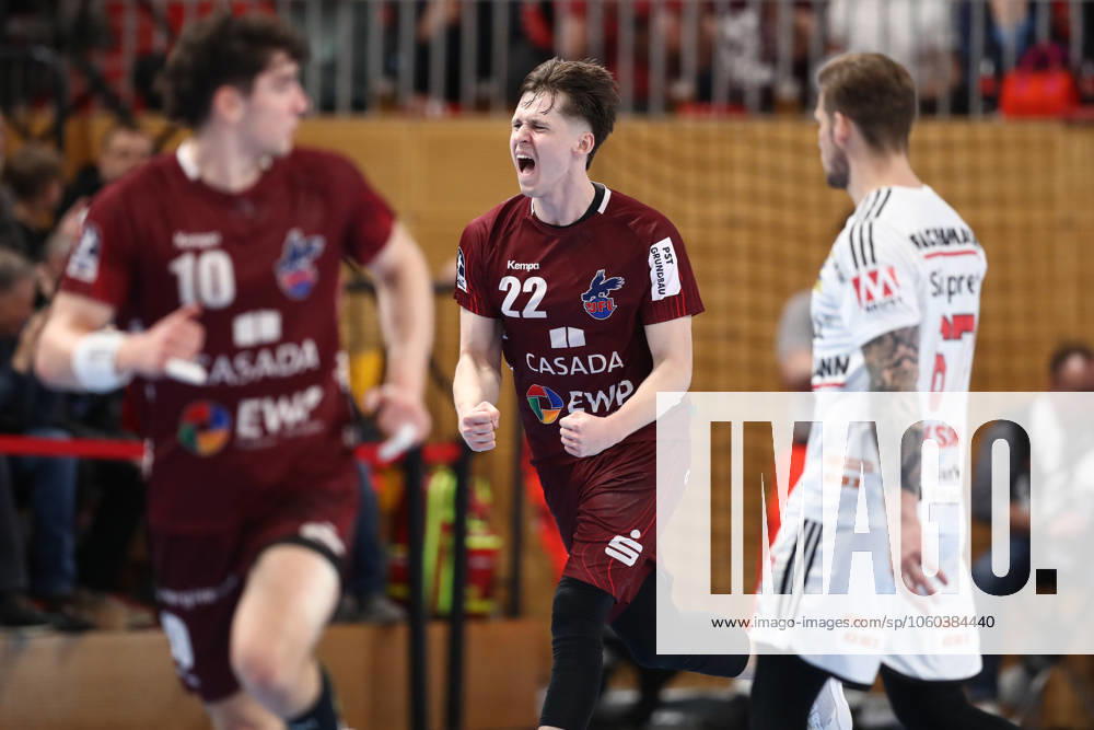 Handball Daikin HBL, VfL Potsdam HC Erlangen, v l Maxim Orlov Potsdam, 22 Celebrating the victory, cheering after the end of the game Potsdam