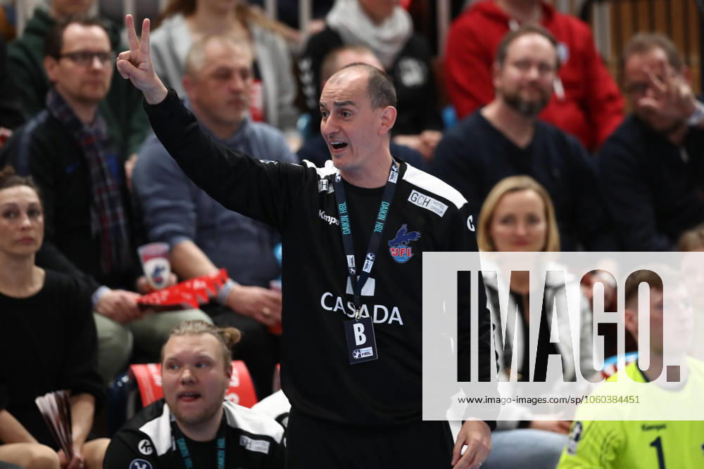 Handball Daikin HBL, VfL Potsdam HC Erlangen, v l Emir Kurtagic Potsdam, coach gives instructions, gesticulates with his arms, gesticulate, gives instructions Potsdam