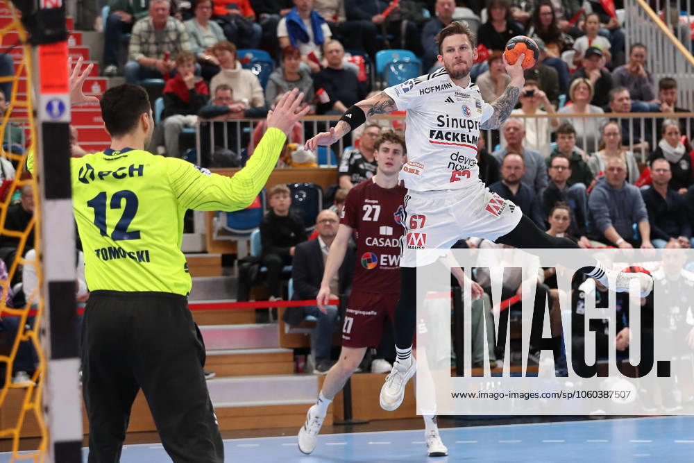 Handball Daikin HBL, VfL Potsdam HC Erlangen, v l Hampus Olsson Erlangen, 67 throws goal, goal scorer, scores goal, scores the goal Potsdam