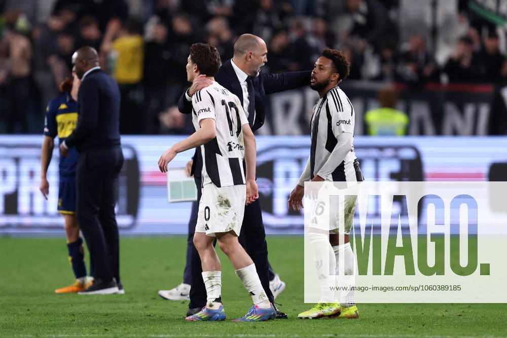 Juventus Fc - Genoa Cfc Igor Tudor, head coach of Juventus Fc celebrate with Kenan Yildiz of Juventus Fc at the end of the Serie A match beetween Juventus Fc and Genoa Cfc at Allianz Stadium on March 29, 2025 in Turin, Italy . Torino Allianz Stadium Italy