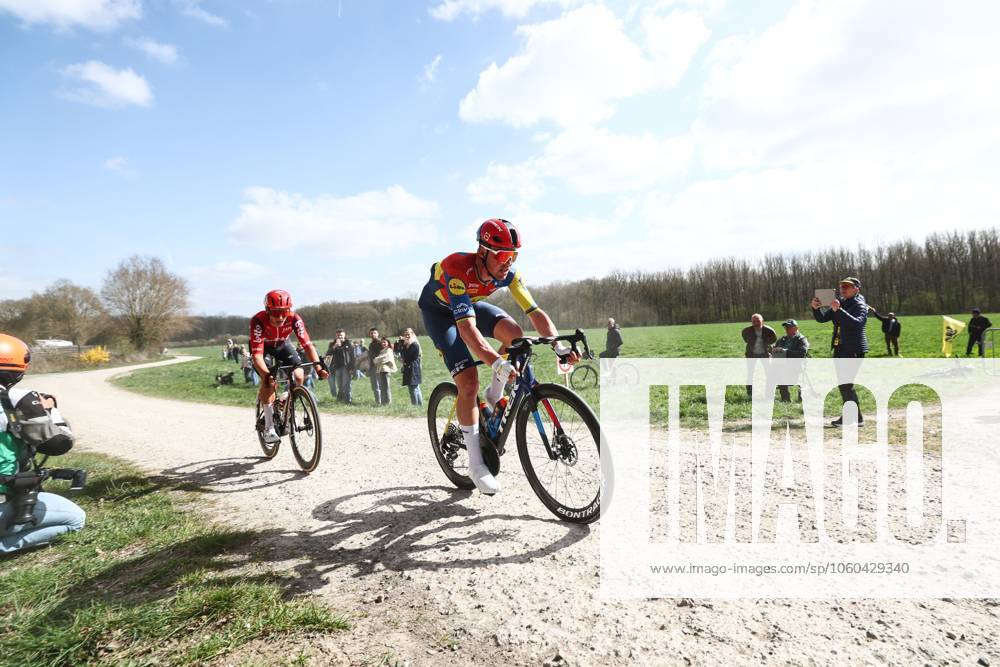 Danish Mads Pedersen of Lidl-Trek pictured in action on the plugstreets during the men elite Gent-Wevelgem - In Flanders Fields one day cycling race, 250.3 km from Ieper to Wevelgem, Sunday 30 March 2025. DAVIDxPINTENS x117216279x