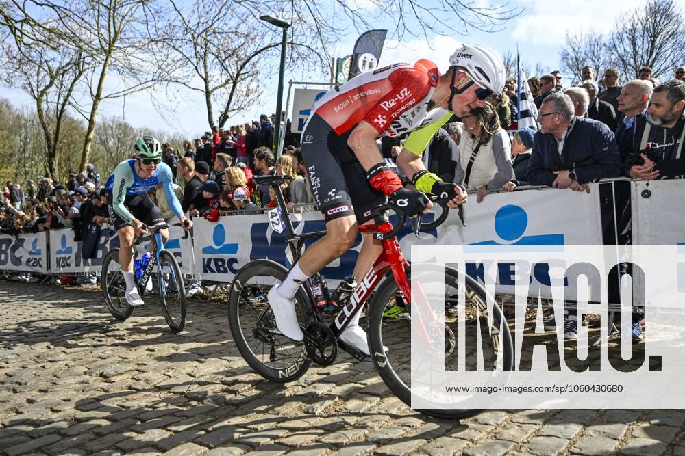 Gent - Wevelgem in Flanders Fields 2025 WEVELGEM, BELGIUM - MARCH 30 : Van Sintmaartensdijk Roel (NED) of Intermarche - Wanty in action pictured during 87th edition of the UCI World Tour Gent - Wevelgem in Flanders Fields cycling race for Men Elite with start in Ieper and finish in Wevelgem after 250 km on March 30, 2025 in Wevelgem, Belgium, 30 03 2025 ( Motordriver Guy De Vuyst - Wevelgem Belgium