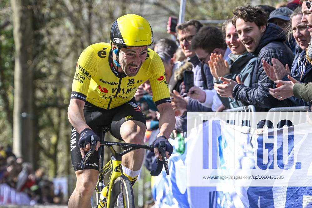 Gent - Wevelgem in Flanders Fields 2025 WEVELGEM, BELGIUM - MARCH 30 : Campenaerts Victor (BEL) of Team Visma I Lease a Bike in action pictured during 87th edition of the UCI World Tour Gent - Wevelgem in Flanders Fields cycling race for Men Elite with start in Ieper and finish in Wevelgem after 250 km on March 30, 2025 in Wevelgem, Belgium, 30 03 2025 ( Motordriver Guy De Vuyst - Wevelgem Belgium