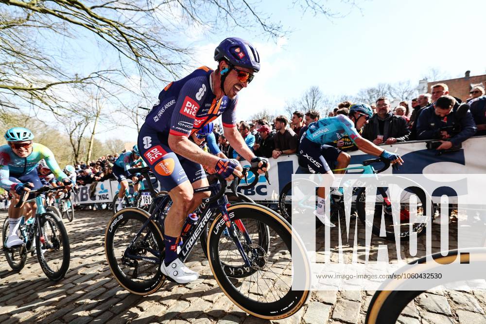German John Degenkolb of Team Picnic PostNL pictured in action on the Kemmelberg during the men elite Gent-Wevelgem - In Flanders Fields one day cycling race, 250.3 km from Ieper to Wevelgem, Sunday 30 March 2025. DAVIDxPINTENS x117229012x