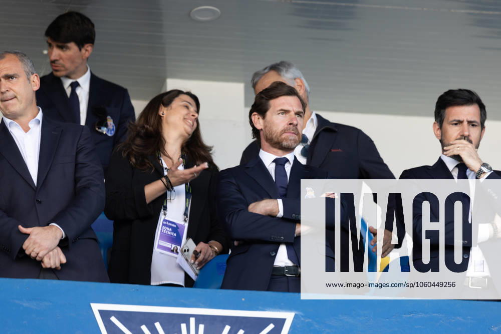 Andre Villas Boas seen during Liga Portugal game between teams of GD Estoril Praia and FC Porto at Estadio Antonio Coimbra da Mota (Maciej Rogowski) Estoril Estadio Antonio Coimbra da Mota Portugal