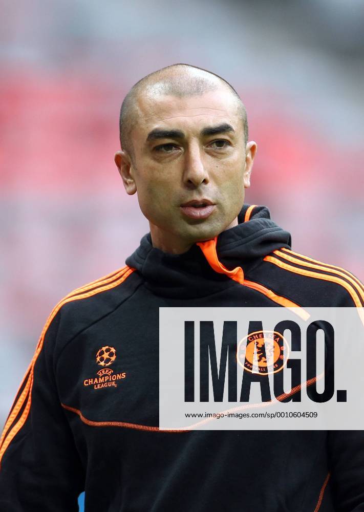 FUSSBALL - CL Finale, Bayern vs Chelsea, Training MUENCHEN,DEUTSCHLAND,18.MAI.12 - FUSSBALL - UEFA Champions League Finale, FC Bayern München vs Chelsea FC, Abschlusstraining Chelsea. Bild zeigt Trainer Roberto di Matteo (Chelsea).