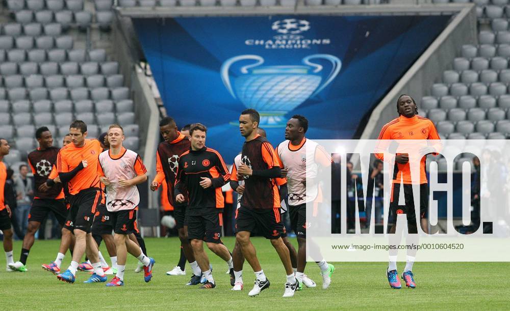 FUSSBALL - CL Finale, Bayern vs Chelsea, Training MUENCHEN,DEUTSCHLAND,18.MAI.12 - FUSSBALL - UEFA Champions League Finale, FC Bayern München vs Chelsea FC, Abschlusstraining Chelsea. Bild zeigt die Mannschaft.