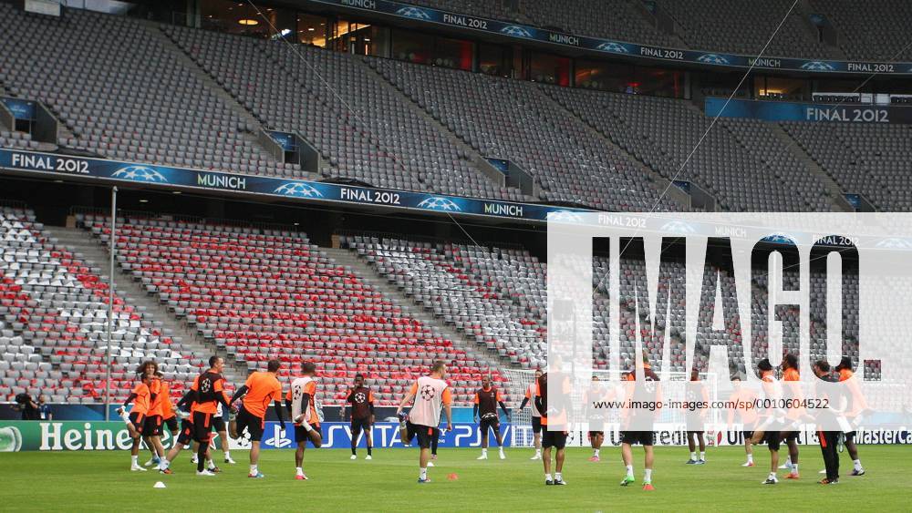 FUSSBALL - CL Finale, Bayern vs Chelsea, Training MUENCHEN,DEUTSCHLAND,18.MAI.12 - FUSSBALL - UEFA Champions League Finale, FC Bayern München vs Chelsea FC, Abschlusstraining Chelsea. Bild zeigt die Mannschaft.
