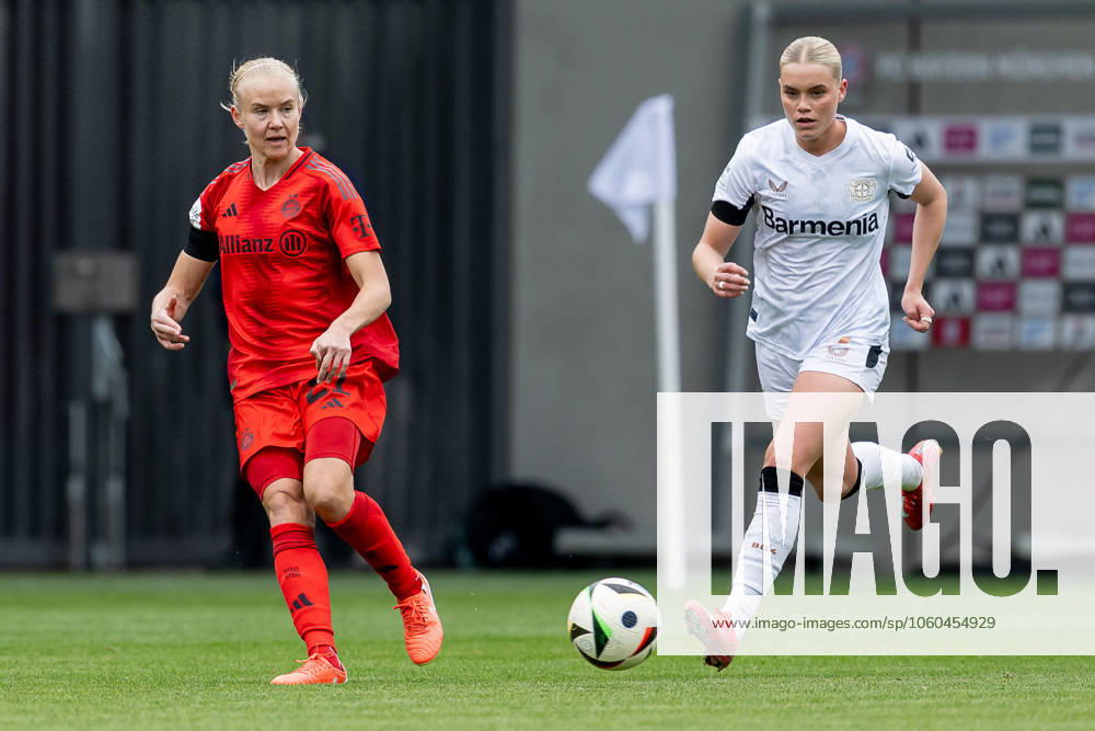 Pernille Harder FC Bayern Muenchen Frauen, 21 and Cornelia Kramer Bayer 04 Leverkusen, 7 FC Bayern Muenchen Frauen vs Bayer 04 Leverkusen, Football, Google Pixel Frauen Bundesliga, 18 Matchday, Season 2024 2025, 30 03 2025 FC Bayern Muenchen Frauen gegen Bayer 04 Leverkusen, Football, Google Pixel Frauen Bundesliga, 18 Spieltag, Saison 2024 2025, 30 03 2025 Muenchen
