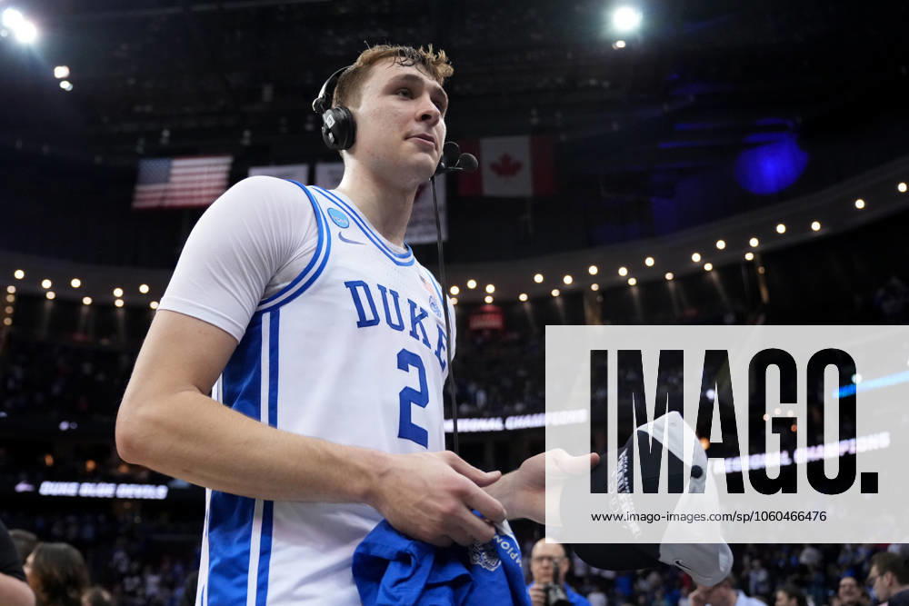 COOPER FLAGG 2 of the Duke Blue Devils of the Duke Blue Devils looks on after Duke s Elite Eight win at the Prudential Center. NCAA, College League, USA Basketball 2025: Duke 85:65 Alabama - ZUMA 20250329_mda_l223_071