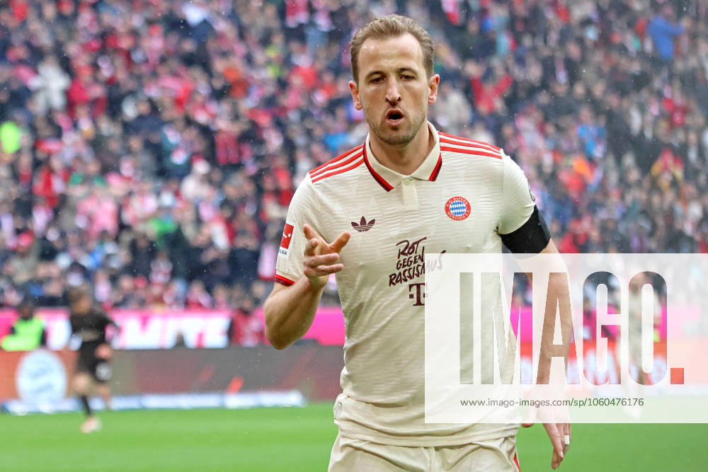 9 Harry Kane FCB cheers, cheers, cheers the goal for 1 0 Soccer 1 BL FC Bayern Munich FC St Pauli 29 03 2025 Allianz Arena PHOTO Mladen Lackovic LakoPress