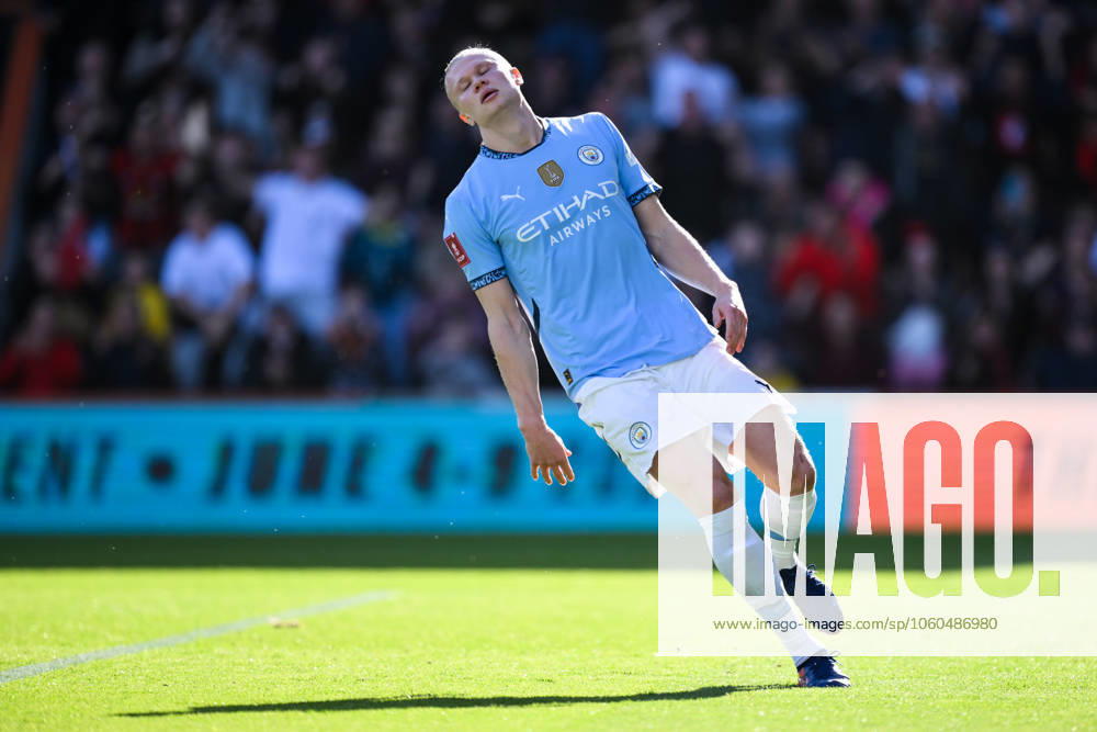 Football - 2024 2025 Emirates FA Cup - Round Six - AFC Bournemouth vs Manchester City - Vitality Stadium - Sunday 30th March 2025. Manchester City s Erling Haaland misses a penalty. COLORSPORT Ashley Western