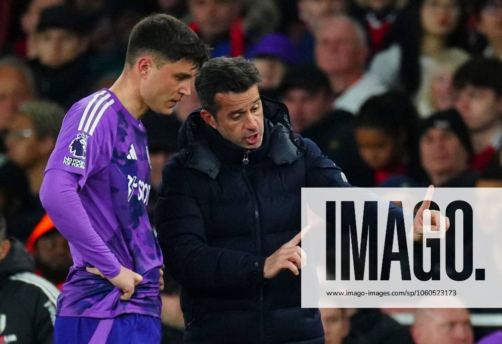 Fulham Manager Marco Silva issues instructions to Jorge Cuenca Arsenal v Fulham, Premier League, Football, Emirates Stadium, London, UK - 01 Apr 2025