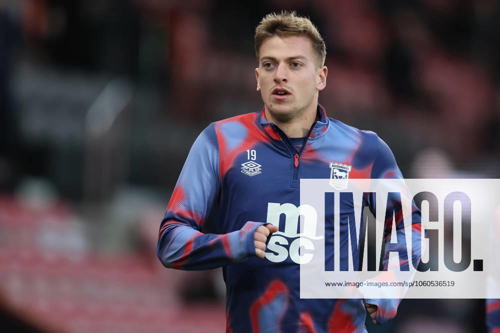 Bournemouth, England, 2nd April 2025. Liam Delap of Ipswich Town warms up before the Bournemouth v Ipswich Town Premier League match at the Vitality Stadium, Bournemouth. Picture credit should read: Paul Terry Sportimage . SPI_005_PT_Bournemouth_Ipswich SPI-3791-0005