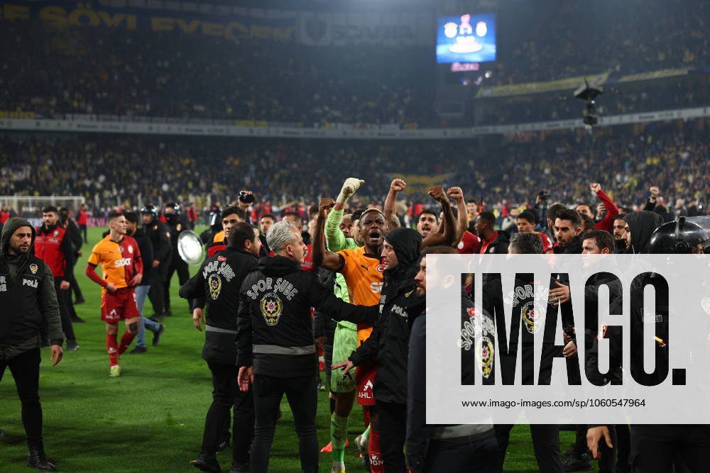 Mourinho grabs Galatasaray manager s nose after Fenerbahce defeat in Istanbul Fenerbahce v Galatasaray during the Turkish Cup, Quarter Final at Sukru Saracoglu, in Istanbul, Turkey, on April 2, 2025 . Fenerbahce coach Jose Mourinho reacts as Fenerbahce and Galatasaray players clash. A mass scuffle had broken out between both sets of players, with the referee sending three players off, two from Galatasaray, and after the final whistle Mourinho appeared to pinch Okan Buruk s nose who then fell dramatically to the ground. Photo by Saycan DIA Images ABACAPRESS.COM Istanbul Turkey