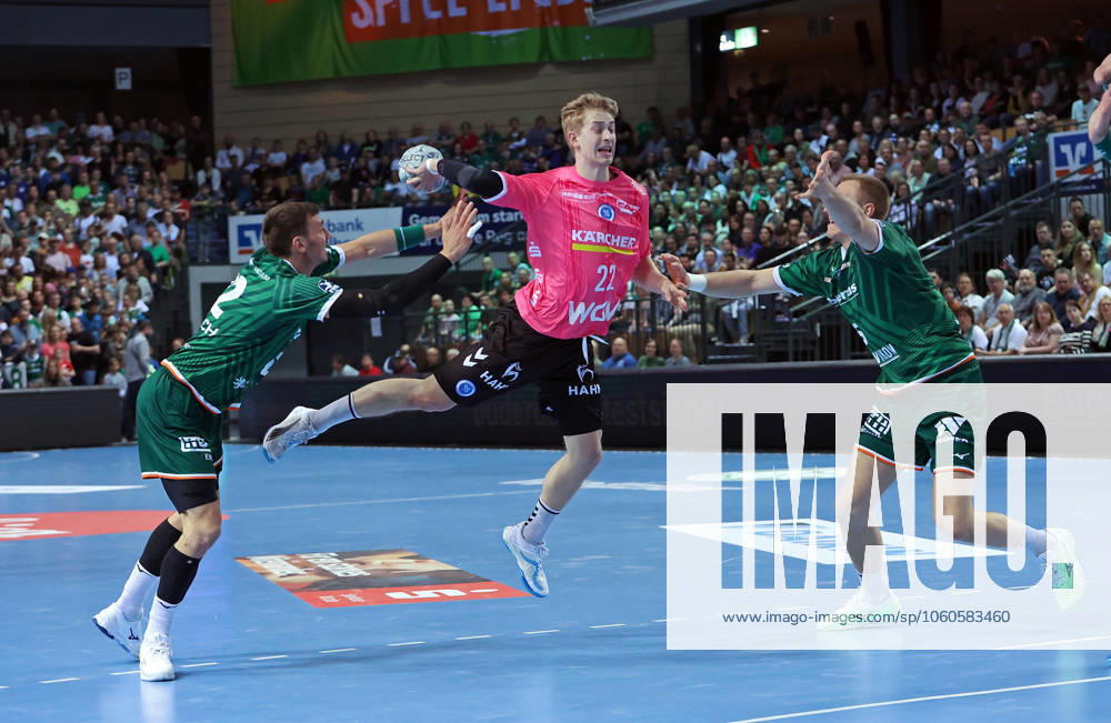 Handball DAIKIN Handball Bundesliga, HSG Wetzlar TVB Stuttgart v l Jona Schoch HSG Wetzlar , Torben Matzken TVB Stuttgart , Rasmus Meyer Ejlersen HSG Wetzlar Wetzlar Buderus Arena Hessen Germany EN