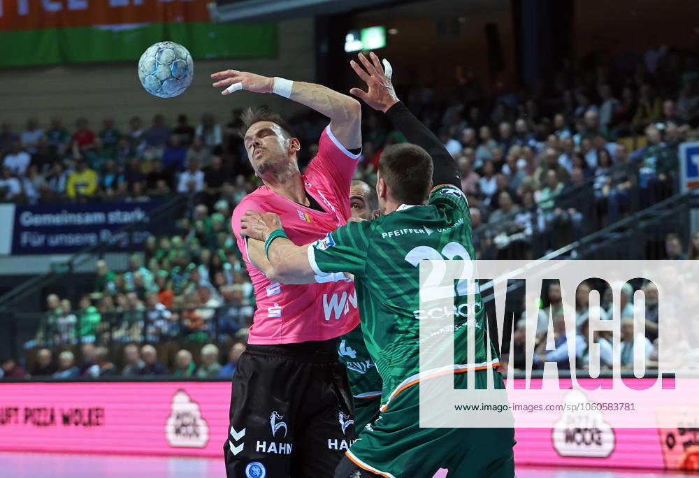 Handball DAIKIN Handball Bundesliga, HSG Wetzlar TVB Stuttgart v l Kai Häfner TVB Stuttgart , Jona Schoch HSG Wetzlar Wetzlar Buderus Arena Hessen Germany EN