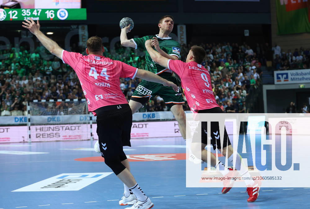 Handball DAIKIN Handball Bundesliga, HSG Wetzlar TVB Stuttgart v l Lenny Rubin TVB Stuttgart , Dominik Mappes HSG Wetzlar , Gianfranco Pribetic TVB Stuttgart Wetzlar Buderus Arena Hessen Germany EN