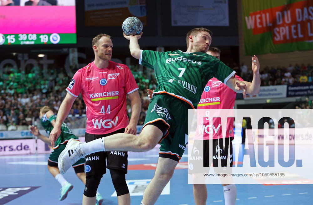 Handball DAIKIN Handball Bundesliga, HSG Wetzlar TVB Stuttgart v l Lenny Rubin TVB Stuttgart , Dominik Mappes HSG Wetzlar , Gianfranco Pribetic TVB Stuttgart Wetzlar Buderus Arena Hessen Germany EN