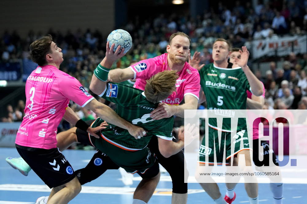 Wetzlar, Germany, April 4th 2025: Lenny Rubin ( 44 Stuttgart ) Viktor Petersen Norberg ( 8 Wetzlar ) during the Daikin Handball-Bundesliga between HSG Wetzlar and TVB 1898 Stuttgart at Buderus Arena Wetzlar. (Julia Kneissl SPP)