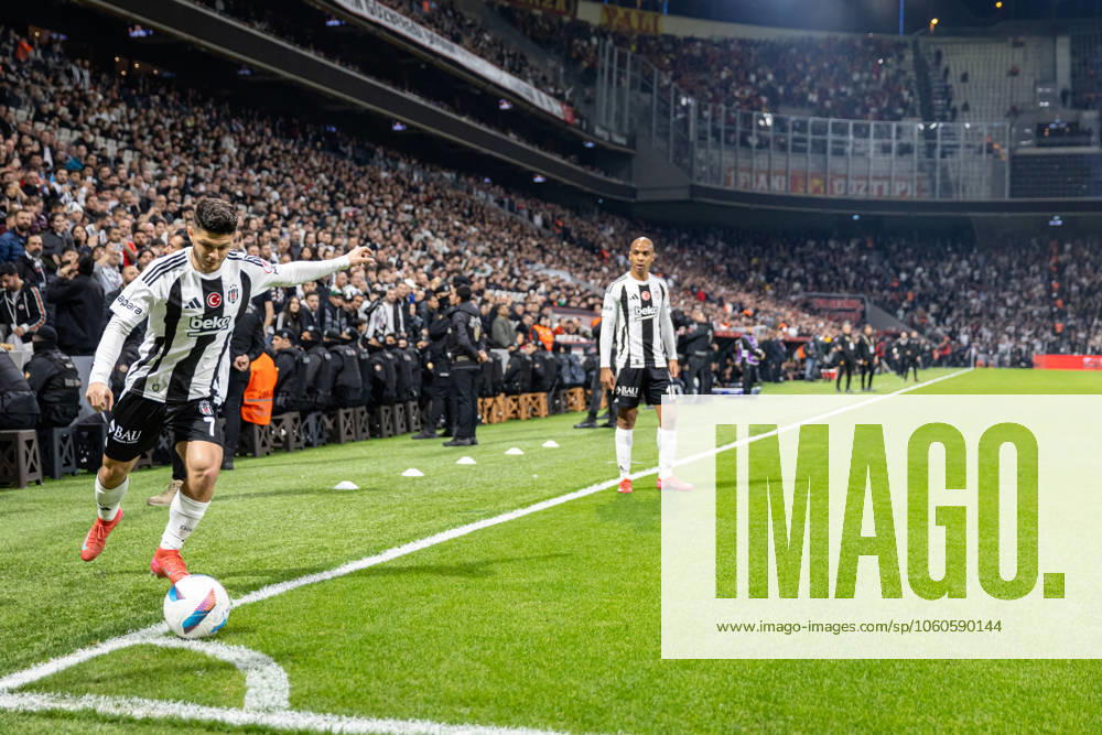 Besiktas v Goztepe - Ziraat Turkish Cup - Quarter Final Milot Rashica from Besiktas shoots corner during the match between Besiktas and Goztepe at the the quarter final of Turkish Cup. The match took place at Tupras Stadium on April 3, 2025 Istanbul Istanbul Turkey