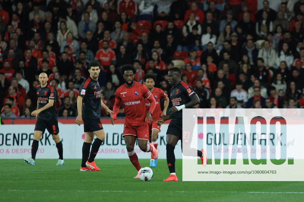Gil Vicente F.C vs S.L.Benfica - Liga Portugal Bruma of S.L.Benfica and Sandro Cruz of Gil Vicente F.C during the match between Gil Vicente F.C vs S.L.Benfica - Liga Portugal, Estadio Cidade de Barcelos, Barcelos , Portugal (Photo by Tiago Cruz Avant Sports) Barcelos Estadio Cidade de Barcelos Portugal