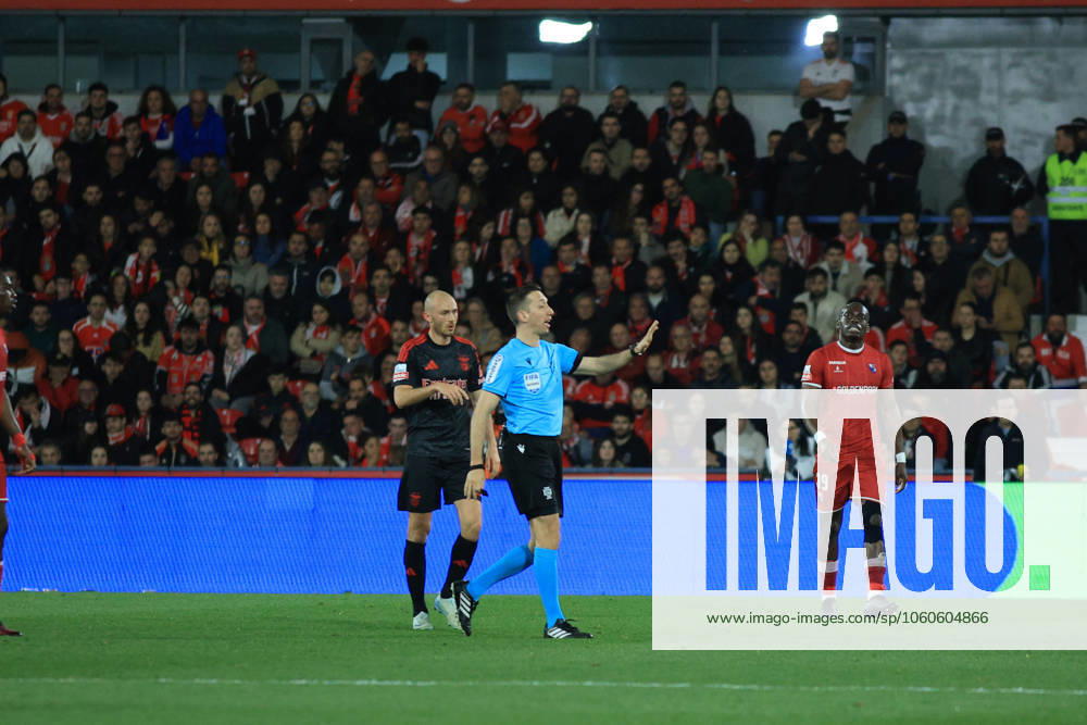 Gil Vicente F.C vs S.L.Benfica - Liga Portugal Miguel Nogueira principal referee during the match between Gil Vicente F.C vs S.L.Benfica - Liga Portugal, Estadio Cidade de Barcelos, Barcelos , Portugal (Photo by Tiago Cruz Avant Sports) Barcelos Estadio Cidade de Barcelos Portugal