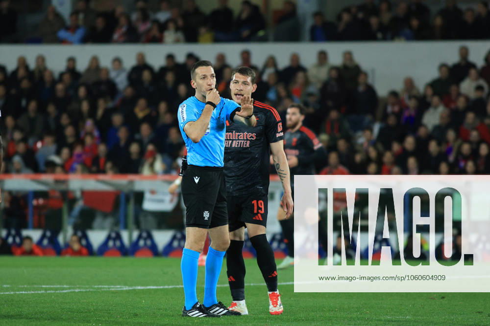 Gil Vicente F.C vs S.L.Benfica - Liga Portugal Miguel Nogueira principal referee during the match between Gil Vicente F.C vs S.L.Benfica - Liga Portugal, Estadio Cidade de Barcelos, Barcelos , Portugal (Photo by Tiago Cruz Avant Sports) Barcelos Estadio Cidade de Barcelos Portugal