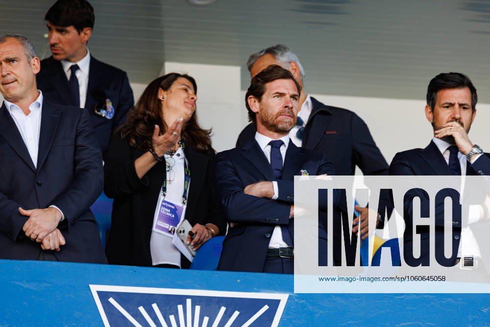 Andre Villas Boas seen during Liga Portugal game between teams of GD Estoril Praia and FC Porto at Estadio Antonio Coimbra da Mota (Maciej Rogowski) Estoril Estadio Antonio Coimbra da Mota Portugal