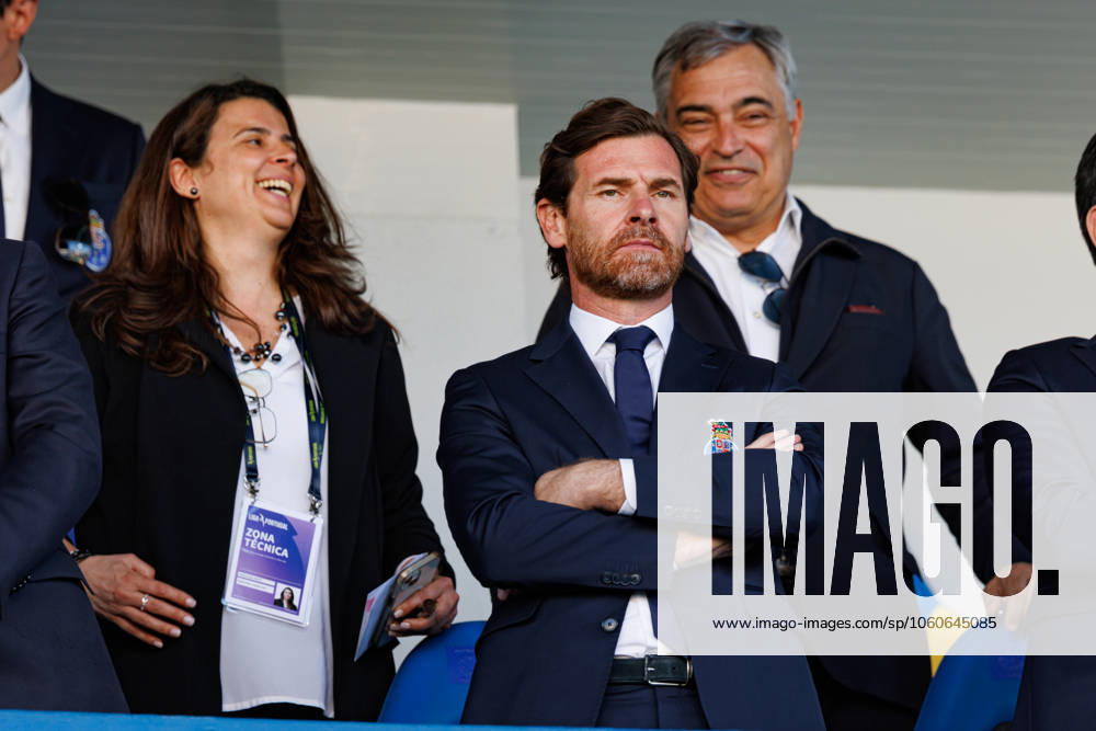 Andre Villas Boas seen during Liga Portugal game between teams of GD Estoril Praia and FC Porto at Estadio Antonio Coimbra da Mota (Maciej Rogowski) Estoril Estadio Antonio Coimbra da Mota Portugal