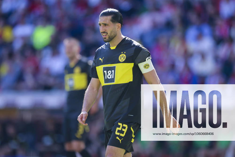 Emre Can Borussia Dortmund looks dejected, Bundesliga, SC Freiburg v Borussia Dortmund, Europa Park Stadium, April 5, 2025 in Freiburg, Germany Photo by Marco Steinbrenner DeFodi Images Emre Can Borussia Dortmund looks dejected, Bundesliga, SC Freiburg v Borussia Dortmund, Europa Park Stadium, April 5, 2025 in Freiburg, Germany Photo by Marco Steinbrenner DeFodi Images DFL regulations prohibit any use of photographs as image sequences and or quasi video