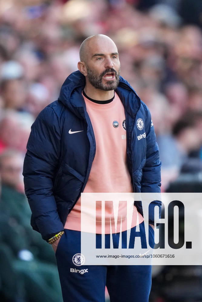 Brentford v Chelsea, Premier League, Football, Gtech Community Stadium, Brentford London, UK - 06 Apr 2025 Enzo Maresca manager of Chelsea Brentford Gtech Community Stadium London GBR, UK NEWSPAPERS OUT