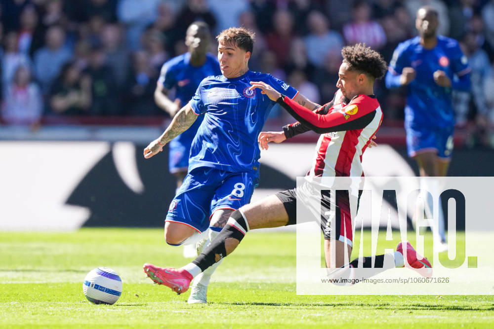Brentford v Chelsea, Premier League, Football, Gtech Community Stadium, Brentford London, UK - 06 Apr 2025 Enzo Fernandez of Chelsea and Kevin Schade of Brentford Brentford Gtech Community Stadium London GBR, UK NEWSPAPERS OUT