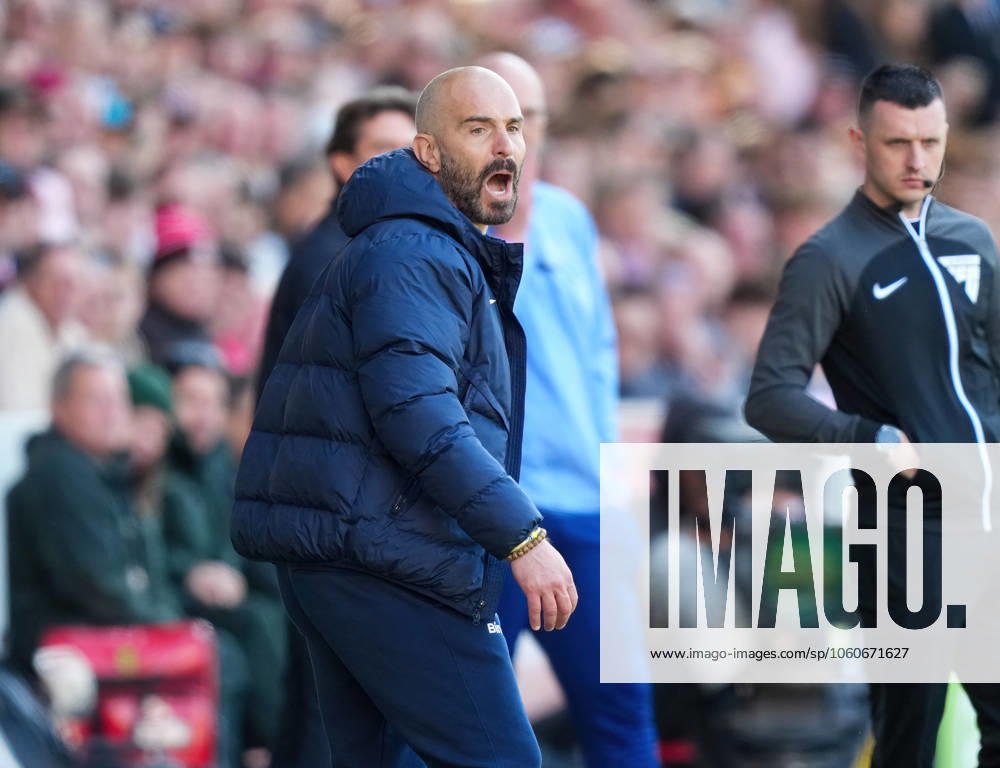 Brentford v Chelsea, Premier League, Football, Gtech Community Stadium, Brentford London, UK - 06 Apr 2025 Enzo Maresca manager of Chelsea Brentford Gtech Community Stadium London GBR, UK NEWSPAPERS OUT