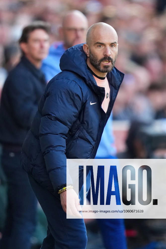 Brentford v Chelsea, Premier League, Football, Gtech Community Stadium, Brentford London, UK - 06 Apr 2025 Enzo Maresca manager of Chelsea Brentford Gtech Community Stadium London GBR, UK NEWSPAPERS OUT
