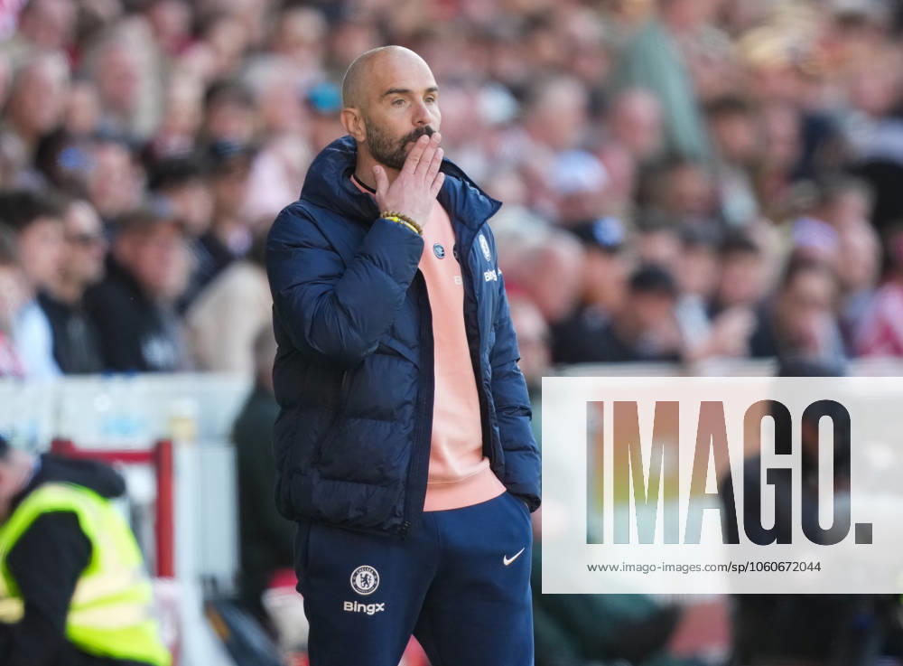 Brentford v Chelsea, Premier League, Football, Gtech Community Stadium, Brentford London, UK - 06 Apr 2025 Enzo Maresca manager of Chelsea Brentford Gtech Community Stadium London GBR, UK NEWSPAPERS OUT