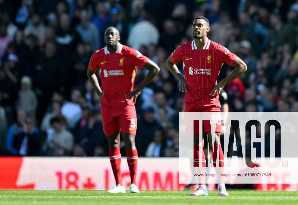 Football - 2024 2025 Premier League - Fulham vs Liverpool - Craven Cottage - Sunday 6th April 2025. Liverpool s Ryan Gravenberch (r) and Ibrahima Konate dejected as Fulhams Alex Iwobi scores his side s second goal. COLORSPORT Ashley Western