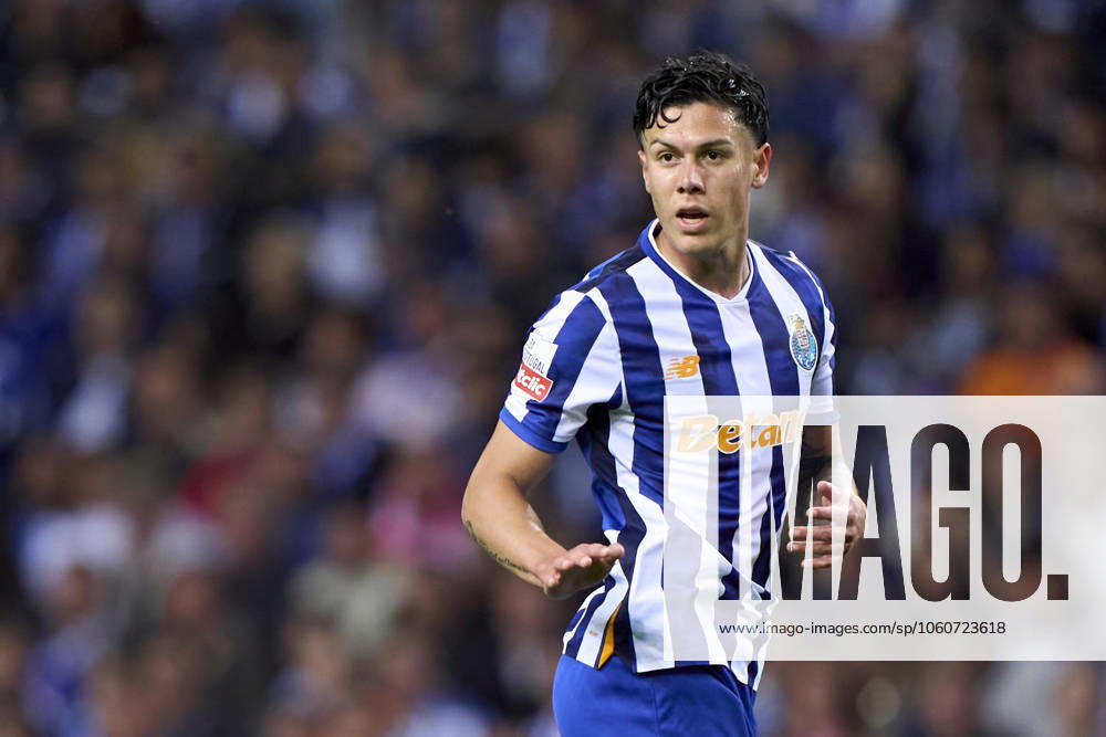 FC Porto v Lisboa e Benfica - Liga Portugal Betclic Nehuen Perez of FC Porto looks on during the Liga Portugal Betclic match between FC Porto and SL Benfica at Estadio Do Dragao in Porto, Portugal, on April 6, 2025. Porto Porto Portugal