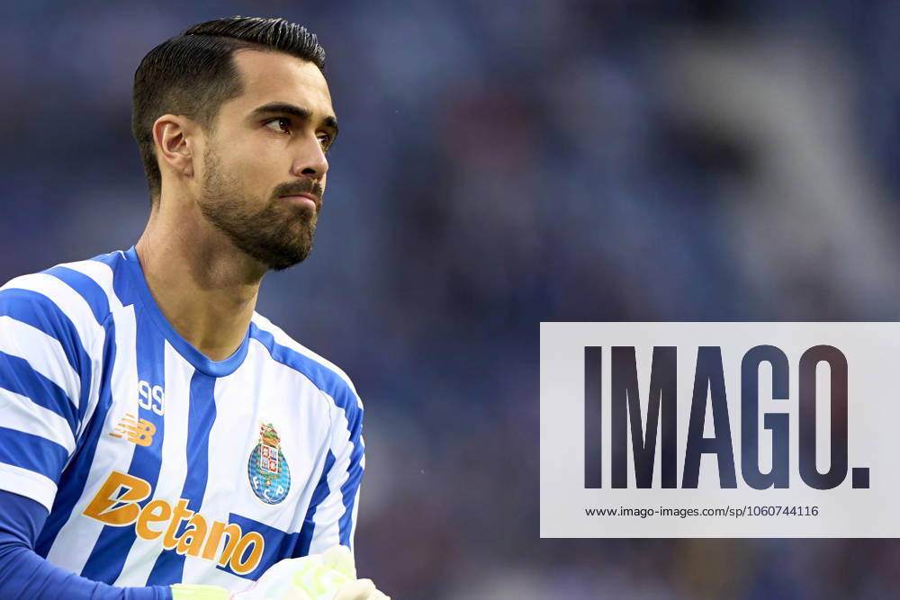 FC Porto v Lisboa e Benfica - Liga Portugal Betclic Diogo Costa of FC Porto looks on during the warm-up prior to the Liga Portugal Betclic match between FC Porto and SL Benfica at Estadio Do Dragao in Porto, Portugal, on April 6, 2025. Porto Porto Portugal