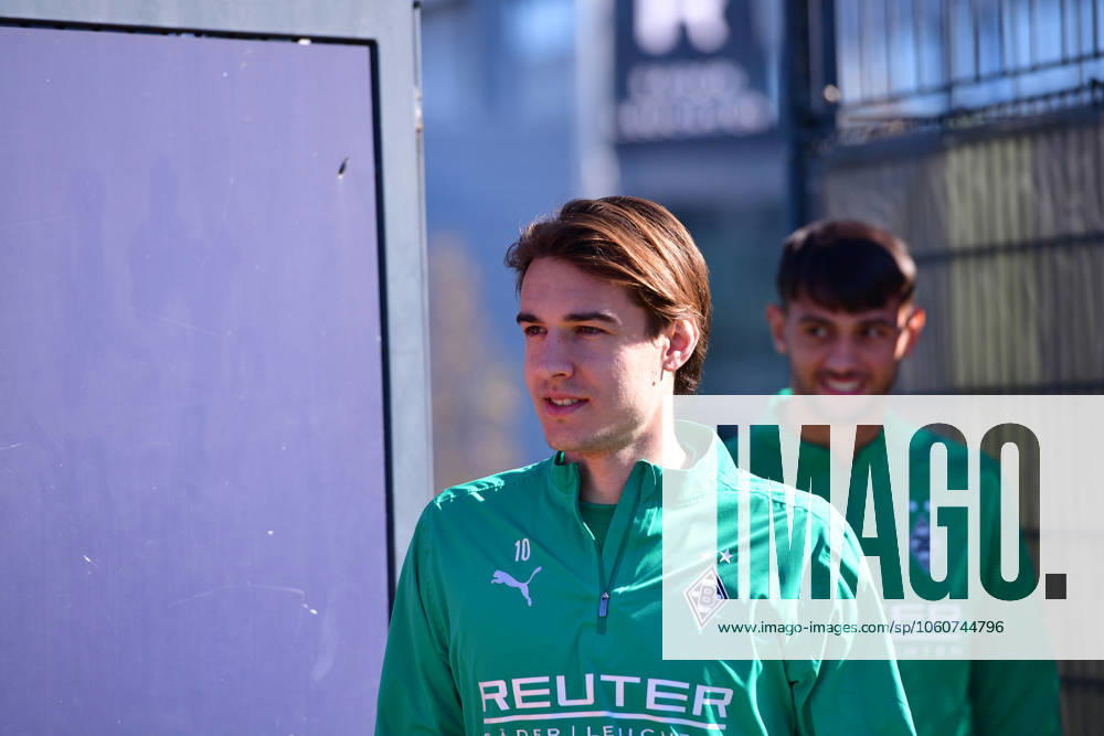 Moenchengladbach Football, Men, Season 2024 2025, Training Borussia Moenchengladbach Florian Neuhaus Gladbach DFL regulations prohibit any use of photographs as image sequences and or quasi video Borussia Park NRW Germany