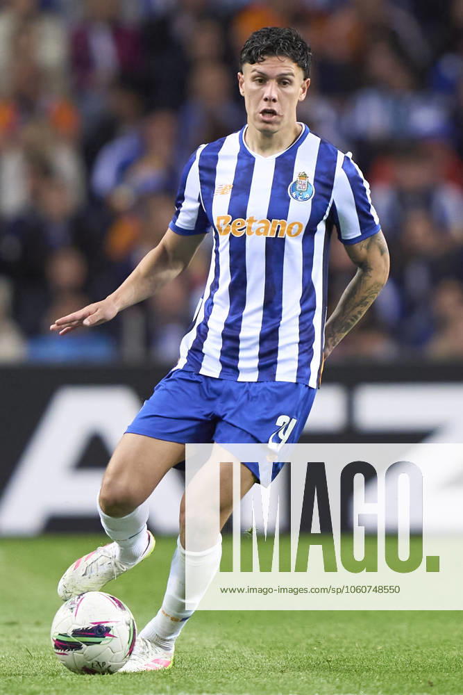 FC Porto v Lisboa e Benfica - Liga Portugal Betclic Nehuen Perez of FC Porto plays during the Liga Portugal Betclic match between FC Porto and SL Benfica at Estadio Do Dragao in Porto, Portugal, on April 6, 2025. Porto Porto Portugal