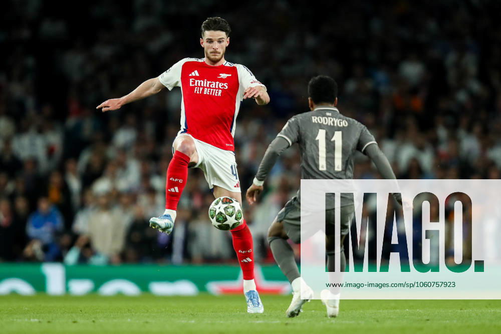 UEFA Champions League Quarter-finals Arsenal v Real Madrid Declan Rice of Arsenal controls the ball during the UEFA Champions League Quarter-finals match Arsenal vs Real Madrid at Emirates Stadium, London, United Kingdom, 8th April 2025 (Photo by Izzy Poles News Images) London Emirates Stadium Greater London United Kingdom