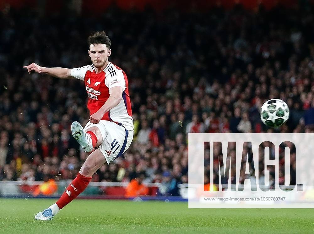 Bilder des Jahres 2025, Sport 04 April Declan Rice puts Arsenal 1-0 up scoring directly from a free kick in the 2nd half Arsenal v Real Madrid, Football, UEFA Champions League, Emirates Stadium, Islington, London, UK - 08 04 2025 Editorial use only