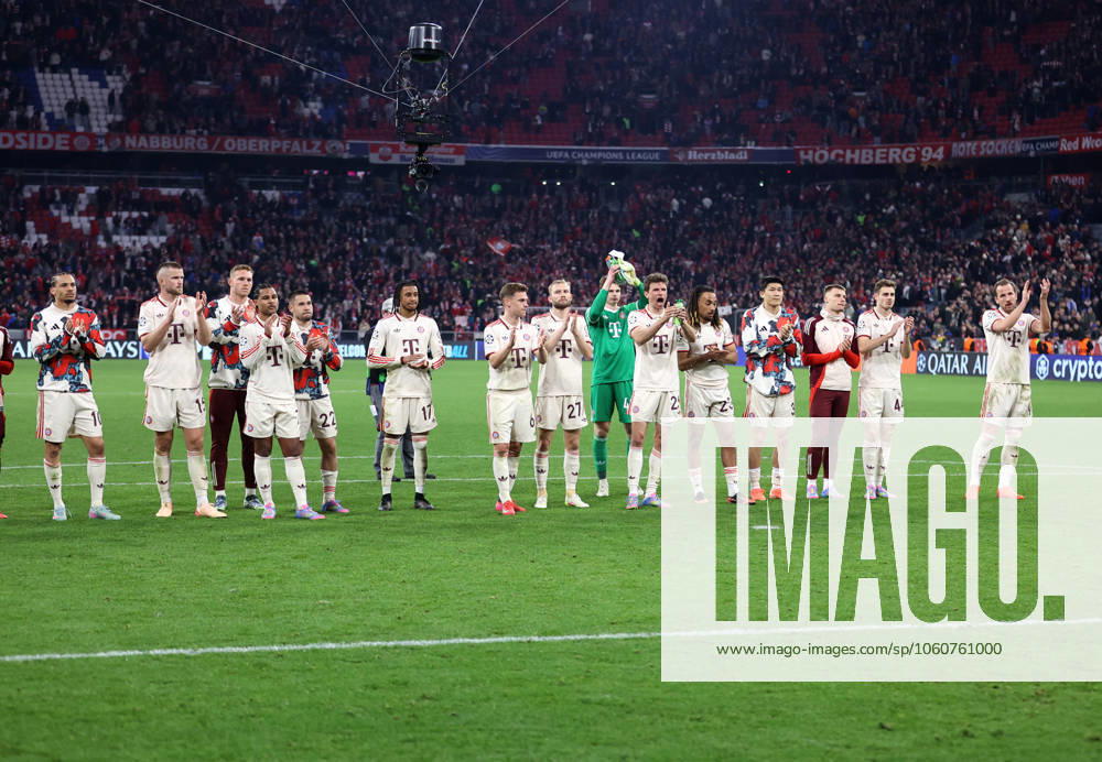 Football, Men, Champions League, 2024 2025 season, FC Bayern Munich Inter Milan, quarter-final first leg,Allianz Arena The FC Bayern Munich team in front of the south curve with the fans after the match