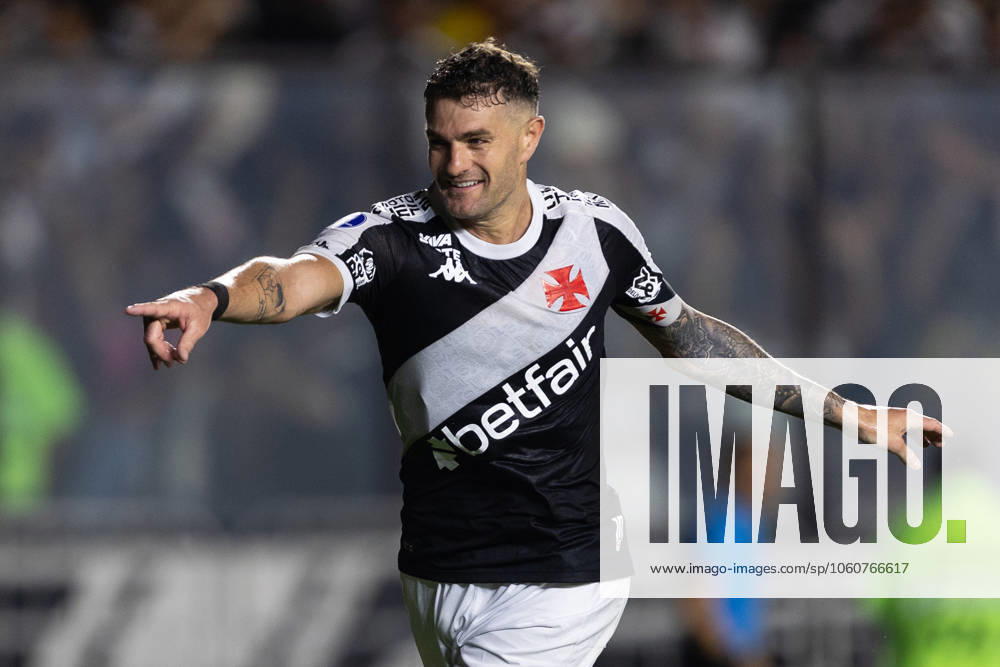 Rio de Janeiro, Rio de Janeiro, BRA: RIO DE JANEIRO, BRAZIL - APRIL 08: PABLO VEGETTI of Vasco da Gama celebrates after scoring the team s first goal during the match between Vasco da Gama and Puerto Cabello as part of Copa CONMEBOL Sudamericana 2025 at Sao Januario Stadium on April 08, 2025 in Rio de Janeiro, Brazil. Rio de Janeiro BRA - ZUMAc227 20250408_zsp_c227_018