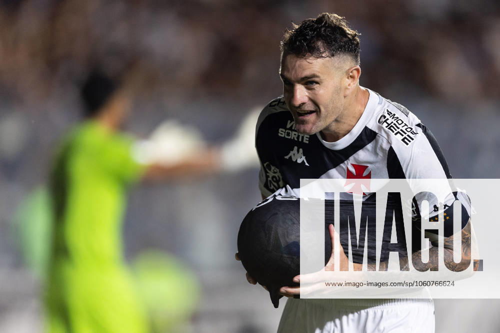 Rio de Janeiro, Rio de Janeiro, BRA: RIO DE JANEIRO, BRAZIL - APRIL 08: PABLO VEGETTI of Vasco da Gama celebrates after scoring the team s first goal during the match between Vasco da Gama and Puerto Cabello as part of Copa CONMEBOL Sudamericana 2025 at Sao Januario Stadium on April 08, 2025 in Rio de Janeiro, Brazil. Rio de Janeiro BRA - ZUMAc227 20250408_zsp_c227_025