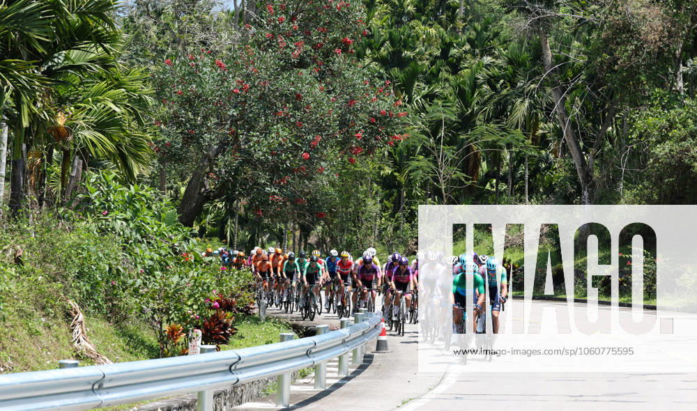 (250409) -- BAOTING, April 9, 2025 -- Cyclists compete during Stage 3 at the 16th Tour of Hainan cycling race from Lingshui to Baoting, south China s Hainan Province, April 9, 2025. ) (SP)CHINA-HAINAN-BAOTING-CYCLING-TOUR OF HAINAN (CN) YangxGuanyu