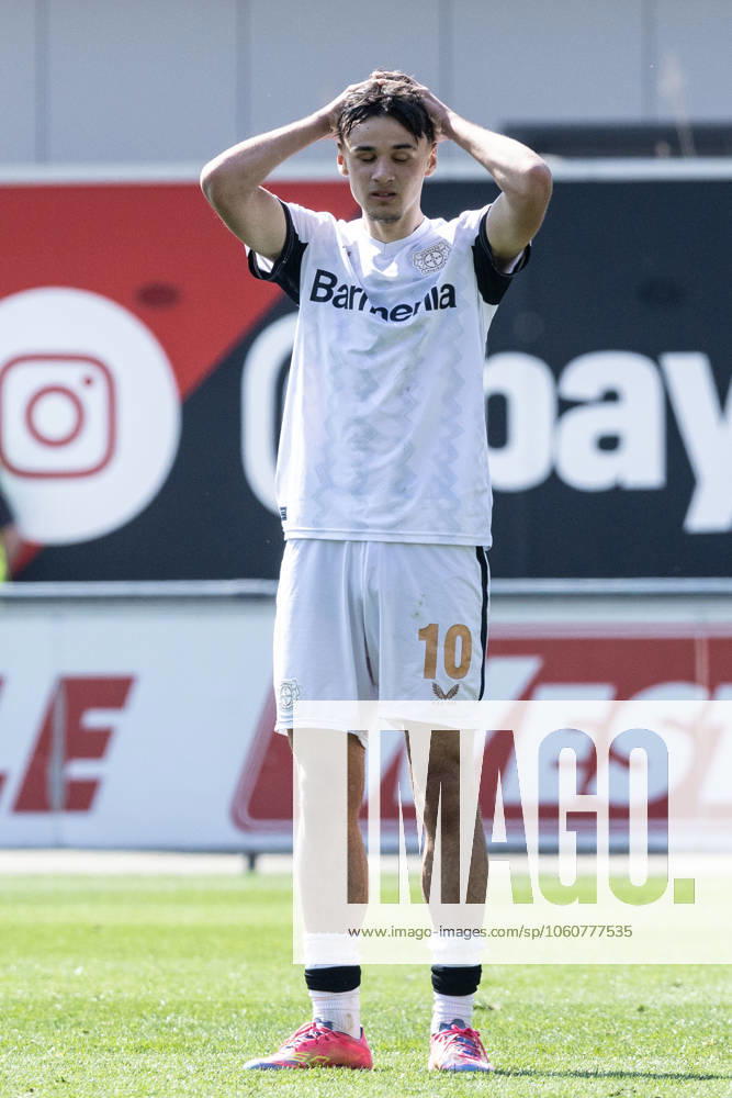 A Junioren Bundesliga U19 Bayer 04 Leverkusen U19 Eintracht Frankfurt U19 Ulrich Haberland Stadion, Leverkusen 09 04 2025 Kerim Alajbegovic Bayer 04 Leverkusen U19, 10 A Junioren Bundesliga U19 DFB Nachwuchsliga Hauptrunde Liga A Gruppe C 2024 25 Bayer 04 Leverkusen U19 Eintracht Frankfurt U19 Ulrich Haberland Stadion, Leverkusen 09 04 2025 DFB regulations prohibit any use of photographs as image sequences and or quasi video