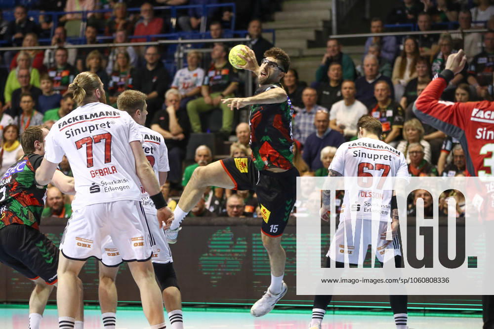 Handball Daikin HBL, SC Magdeburg HC Erlangen, v l Antonio Serradilla Cuenca Magdeburg, 15 throws goal, Torschuetze, scores goal, Treffer, scores the goal Magdeburg