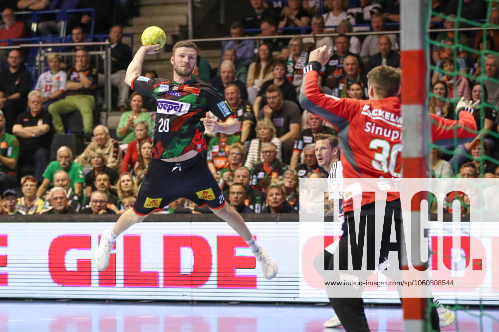 Handball Daikin HBL, SC Magdeburg HC Erlangen, v l Philipp Weber Magdeburg, 20 throws goal, Torschuetze, scores goal, Treffer, scores the goal Magdeburg